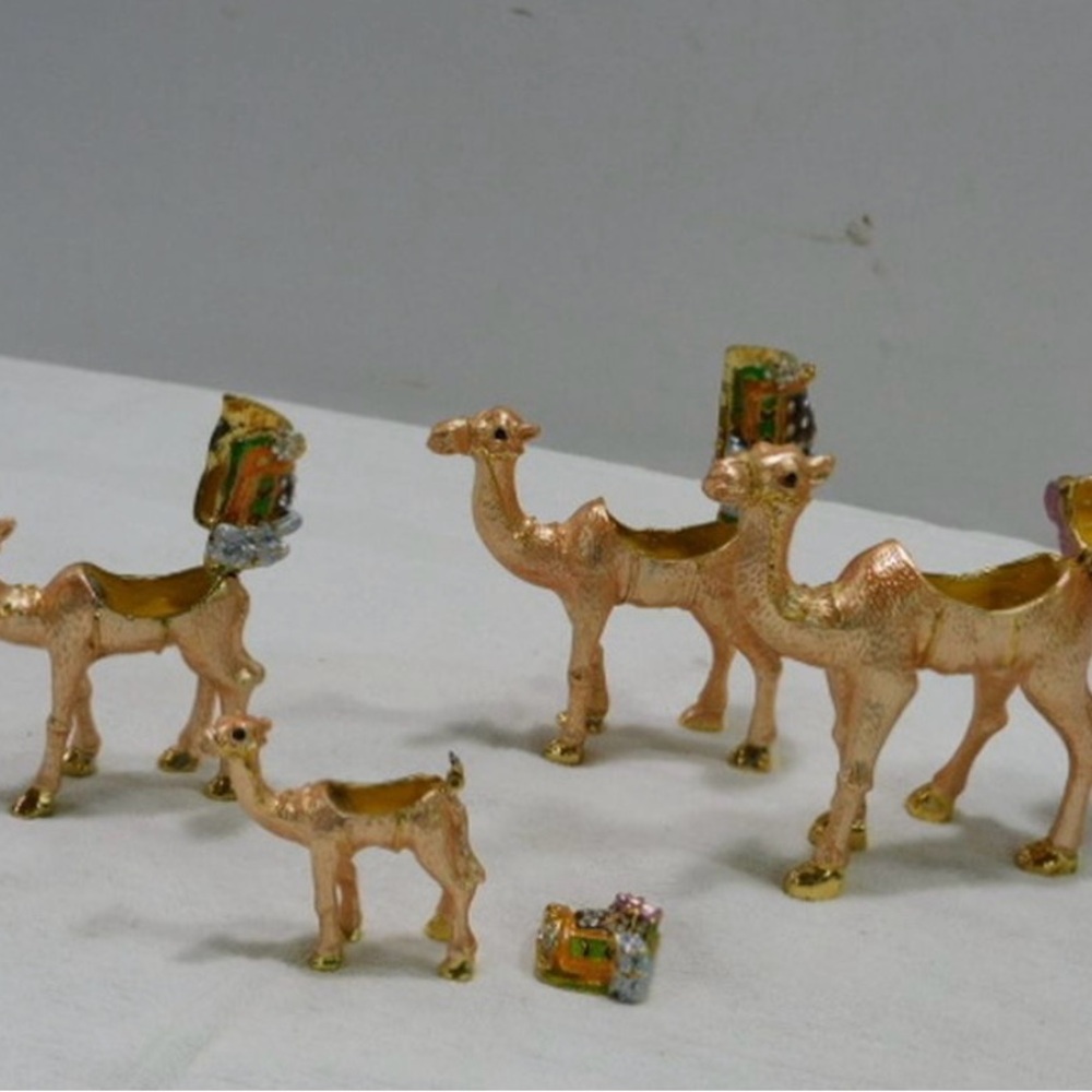 Gold Camel trinket Set
